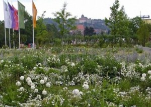 ...erhält man beim Blick über die Landesgartenschaufläche hinweg auf die Stadt Kronach